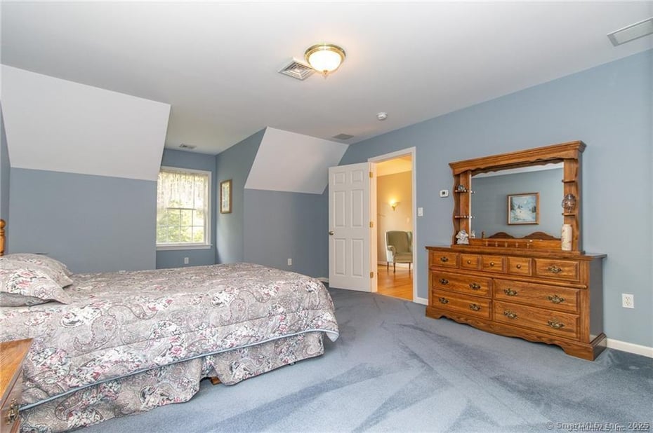 93 Oakwood Drive Photo 22