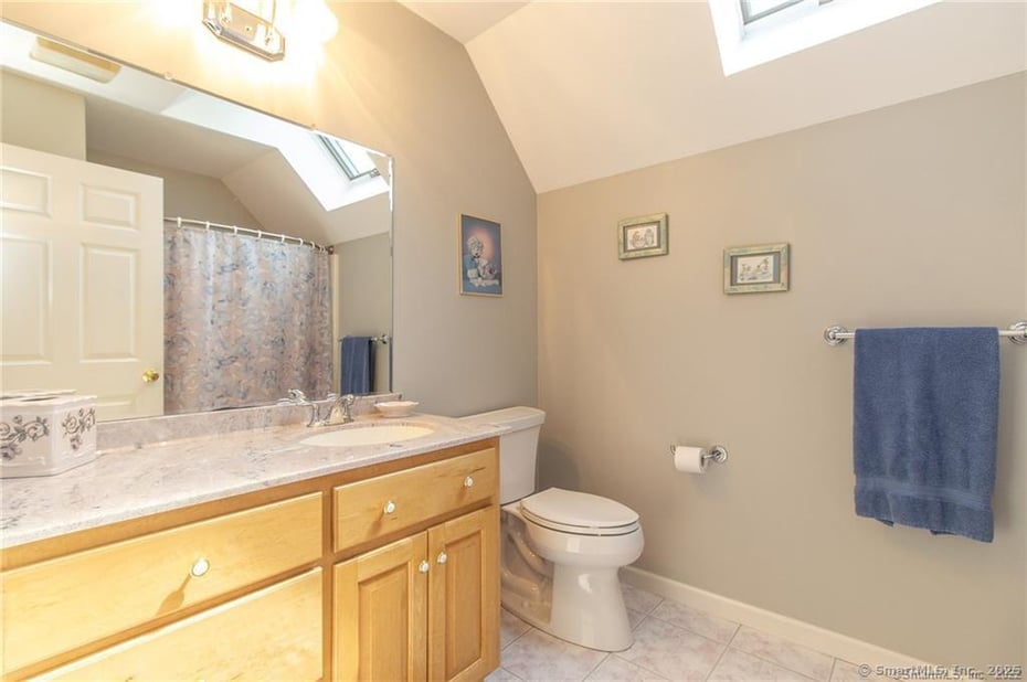93 Oakwood Drive Photo 24