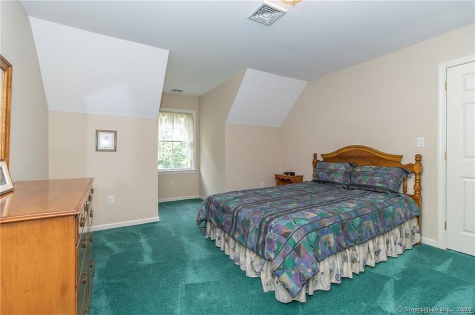 93 Oakwood Drive Photo 25