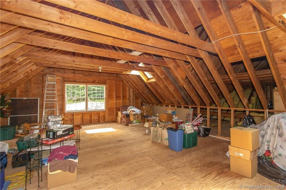 93 Oakwood Drive Photo 27