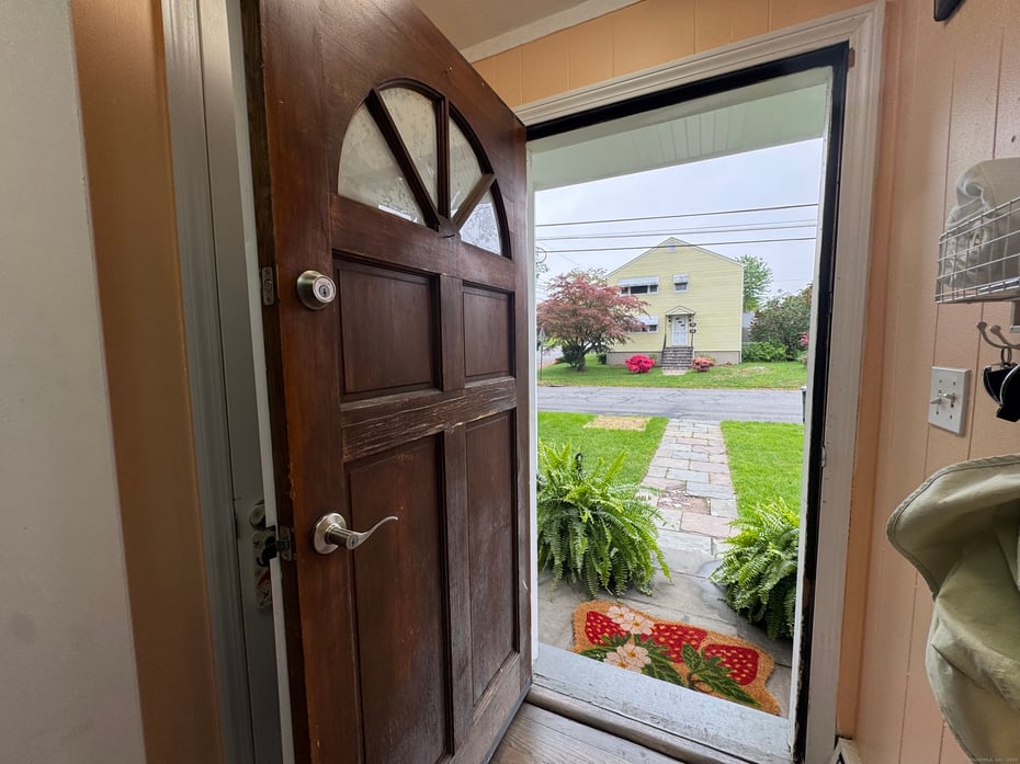 165 Greenfield Drive Photo 3
