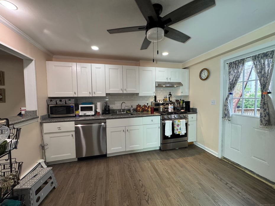 165 Greenfield Drive Photo 10