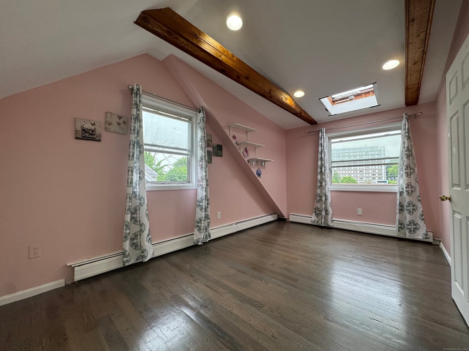 165 Greenfield Drive Photo 33