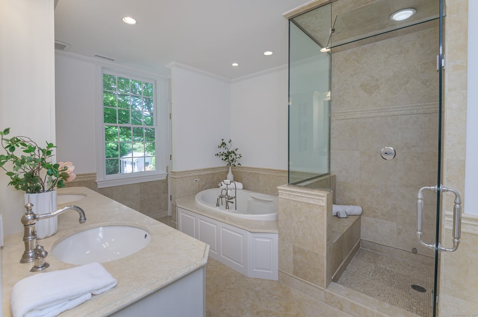 379 Hurlbutt Street Photo 20