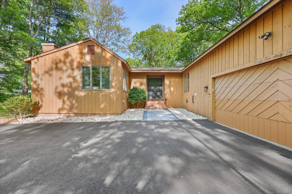 2165 Shepard Avenue Photo 3