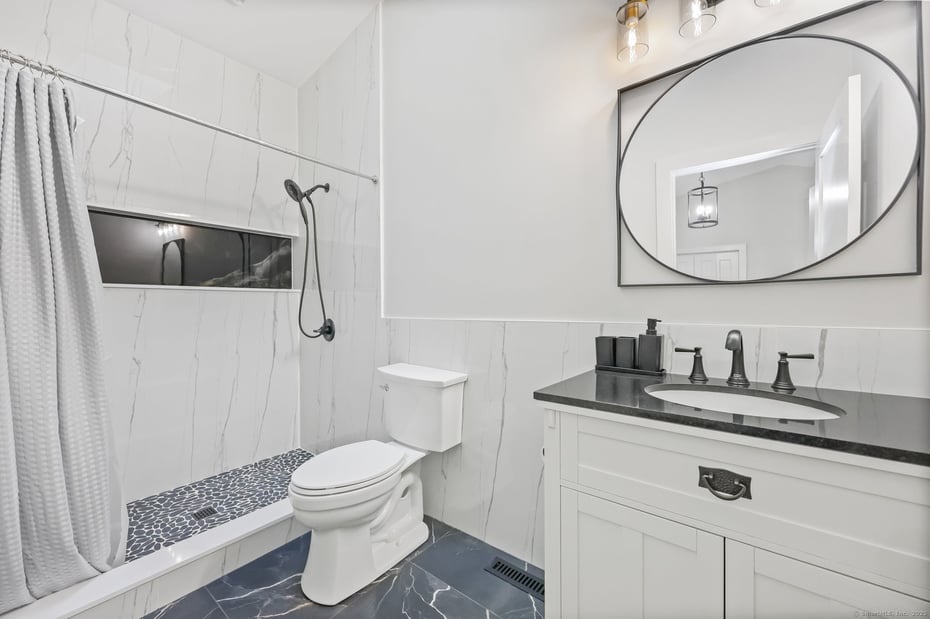 2165 Shepard Avenue Photo 24