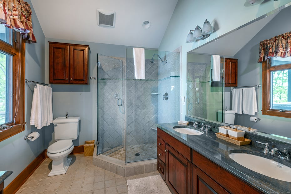 4 Glen Holly Road Photo 23