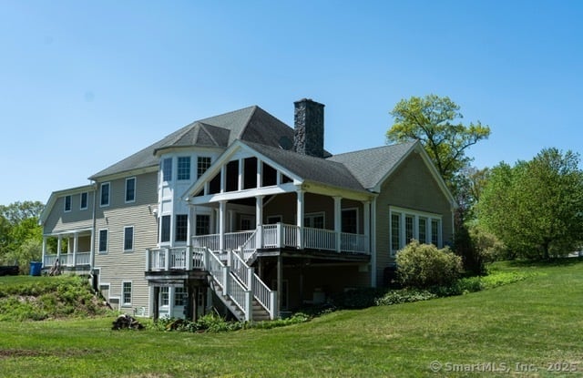 84 Mustang Drive Photo 4