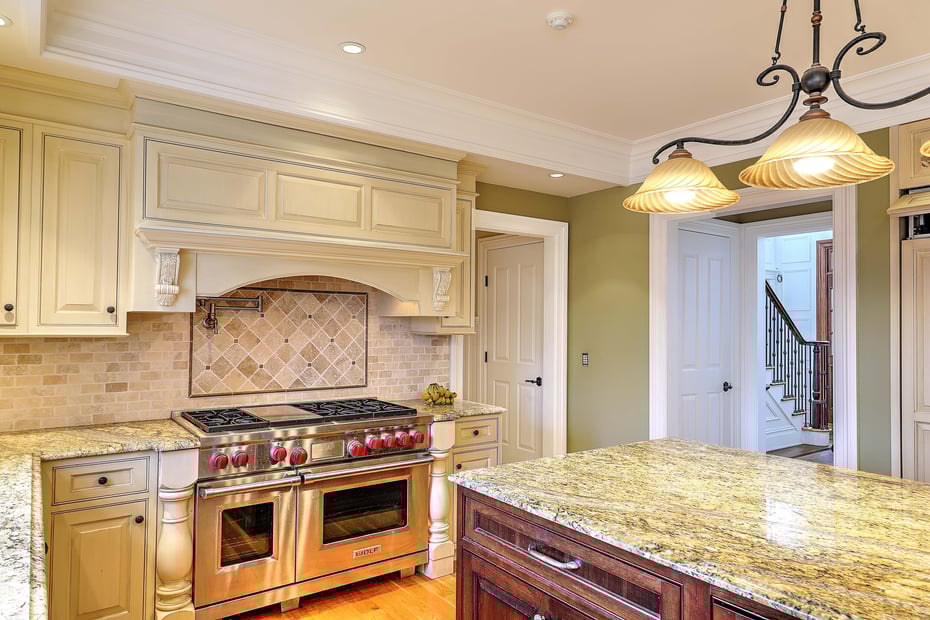 84 Mustang Drive Photo 10