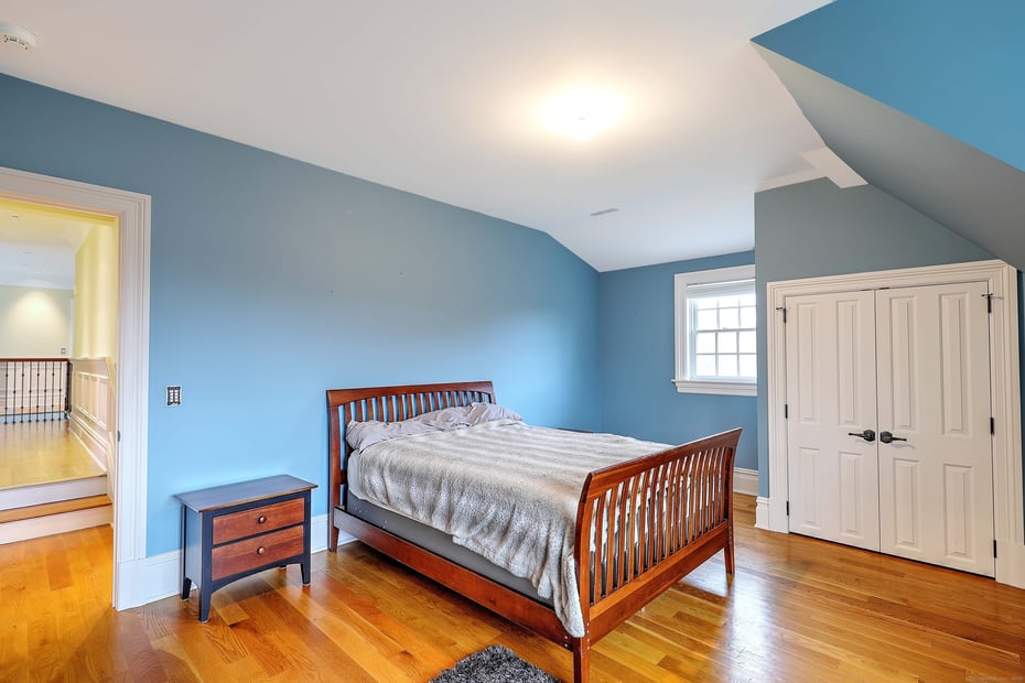84 Mustang Drive Photo 26