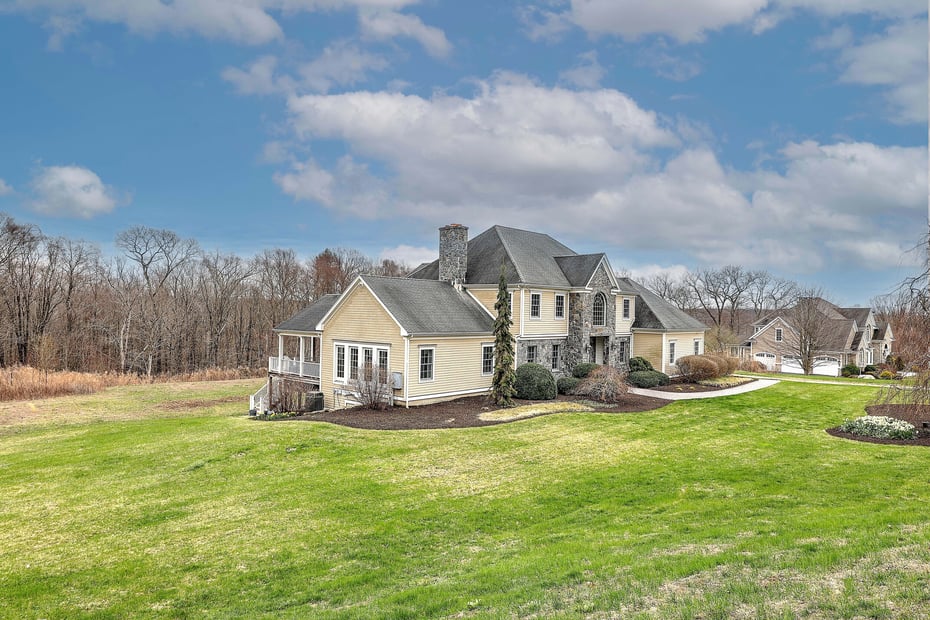 84 Mustang Drive Photo 33
