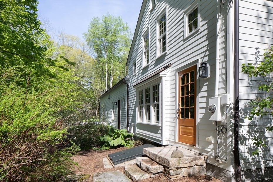 243 Schoolhouse Road Photo 15