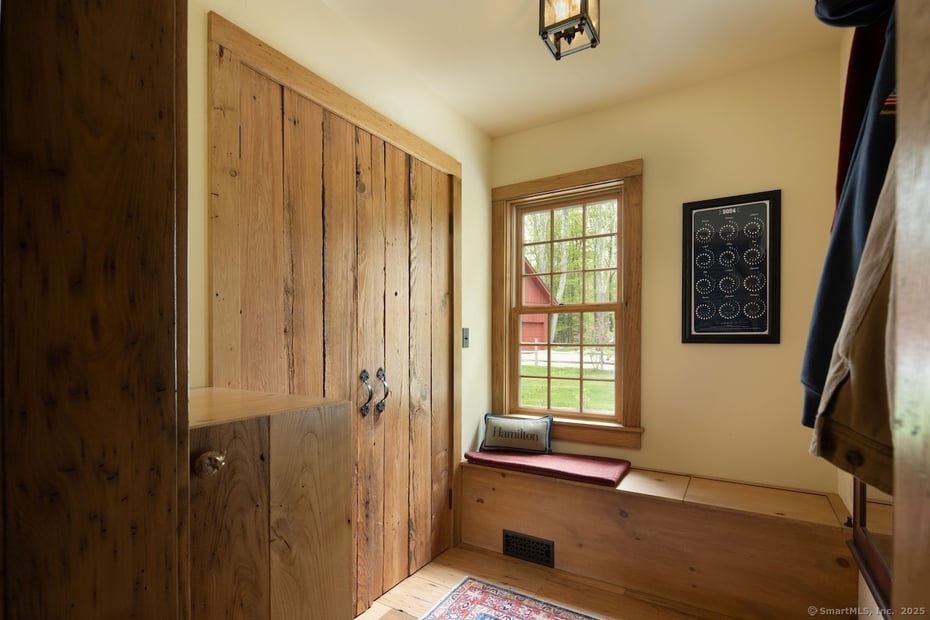 243 Schoolhouse Road Photo 34
