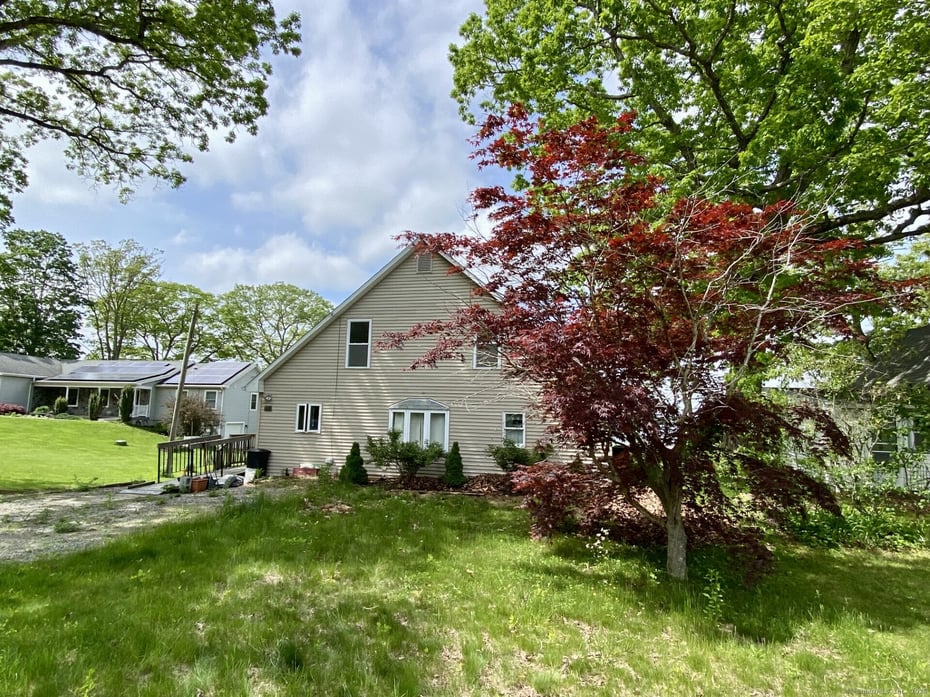 52 Lake View Avenue Photo 3
