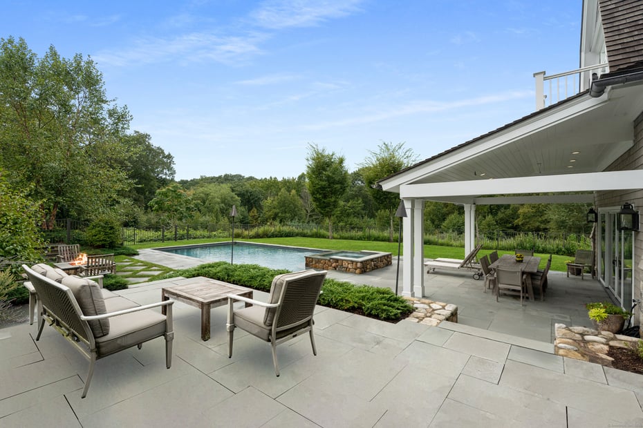 294 Maple Road Photo 32