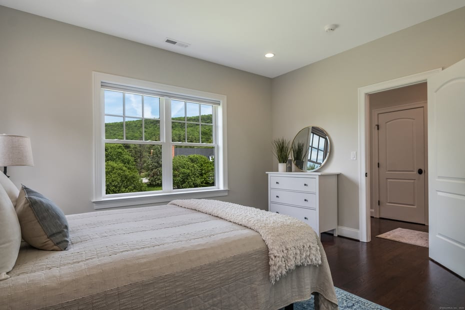 1 Ridgebury Road Photo 28