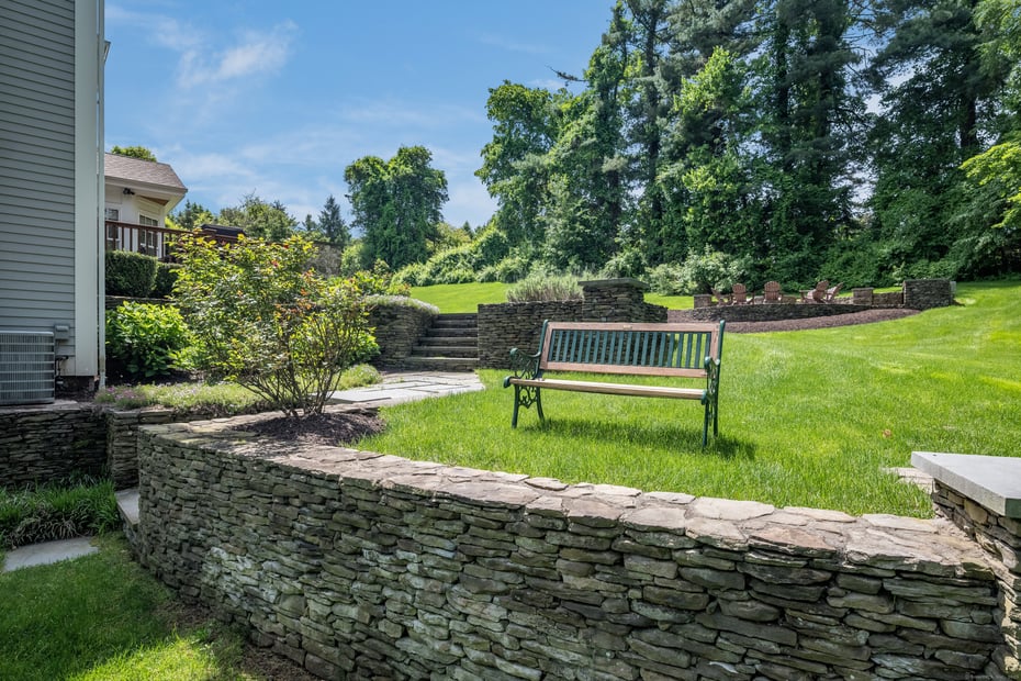 1 Ridgebury Road Photo 36