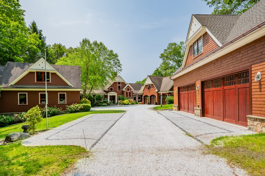 218 Kuhne Road Photo 1