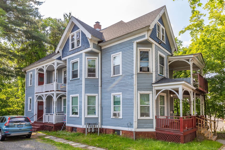 712 Stanley Street Photo 2