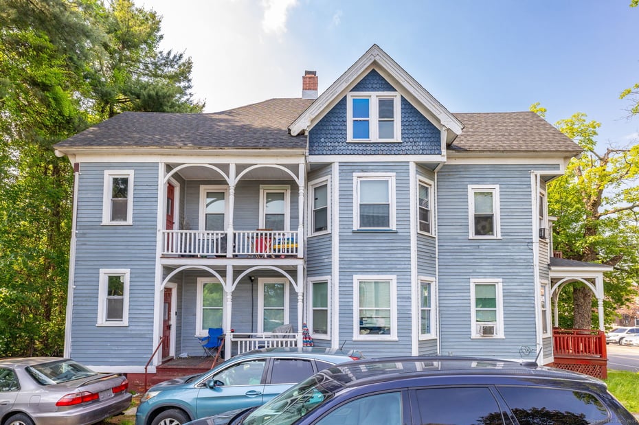 712 Stanley Street Photo 3