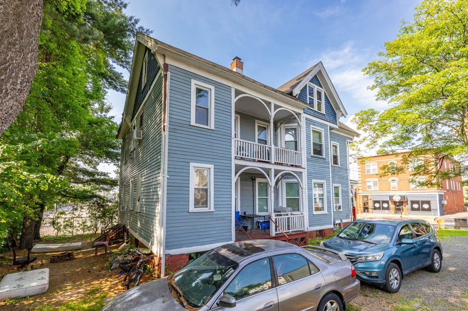 712 Stanley Street Photo 4
