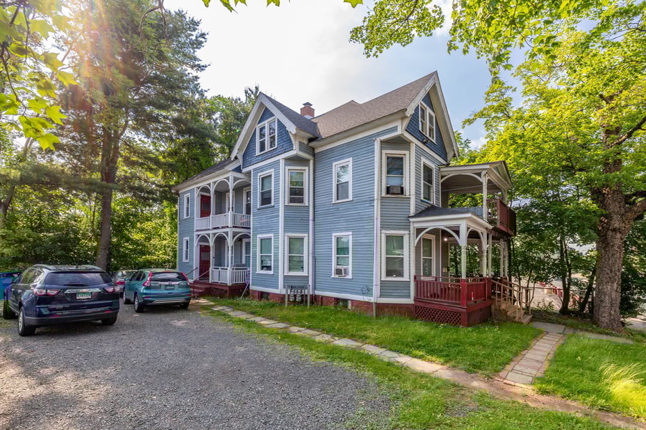 712 Stanley Street Photo 6