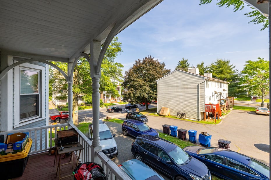712 Stanley Street Photo 7