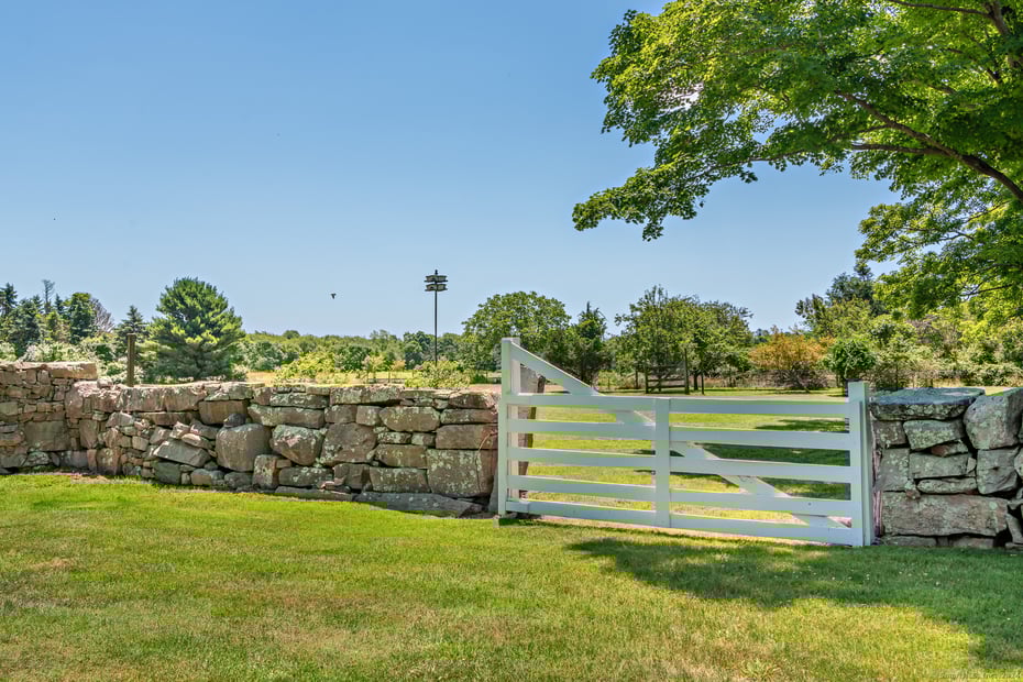 264 Taugwonk Road Photo 35