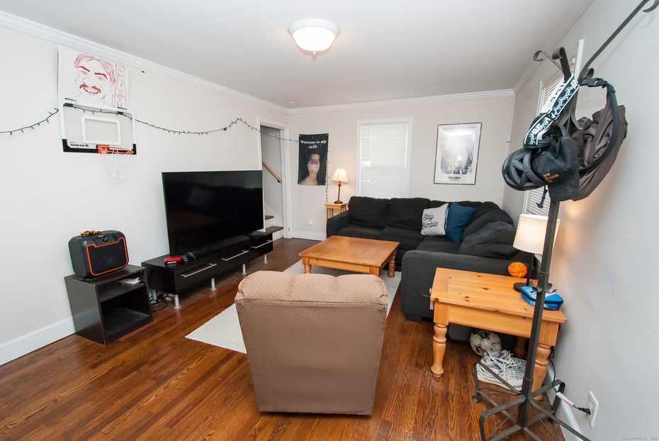 435 Ruth Street Photo 2