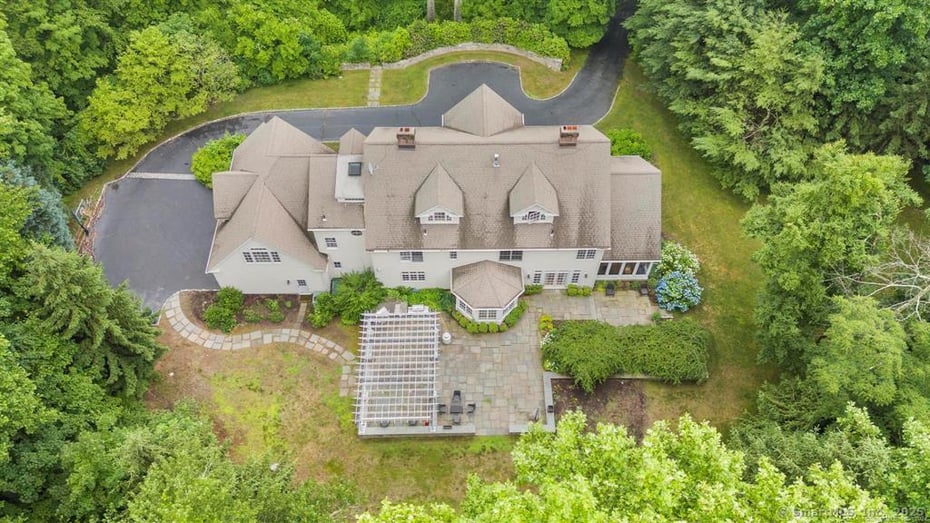9 Zak Hill Drive Photo 2