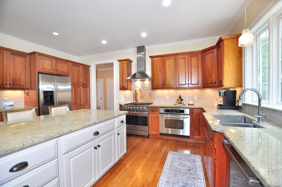 10 Holcomb Hill Road Photo 12