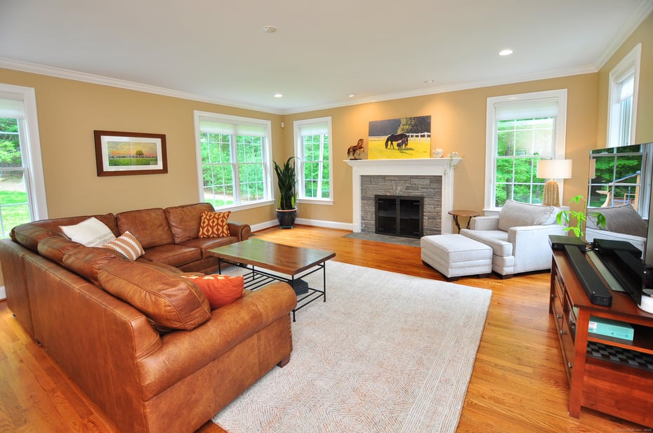 10 Holcomb Hill Road Photo 18