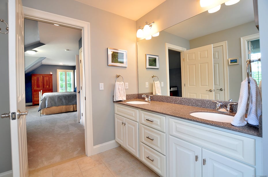 10 Holcomb Hill Road Photo 32