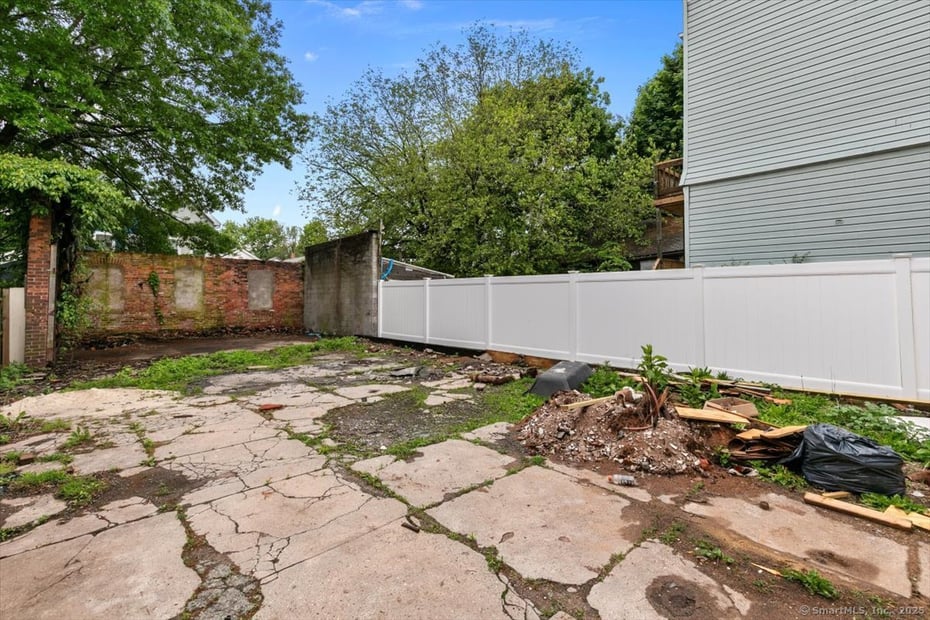 72 Daggett Street Photo 4