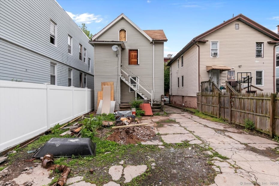 72 Daggett Street Photo 5