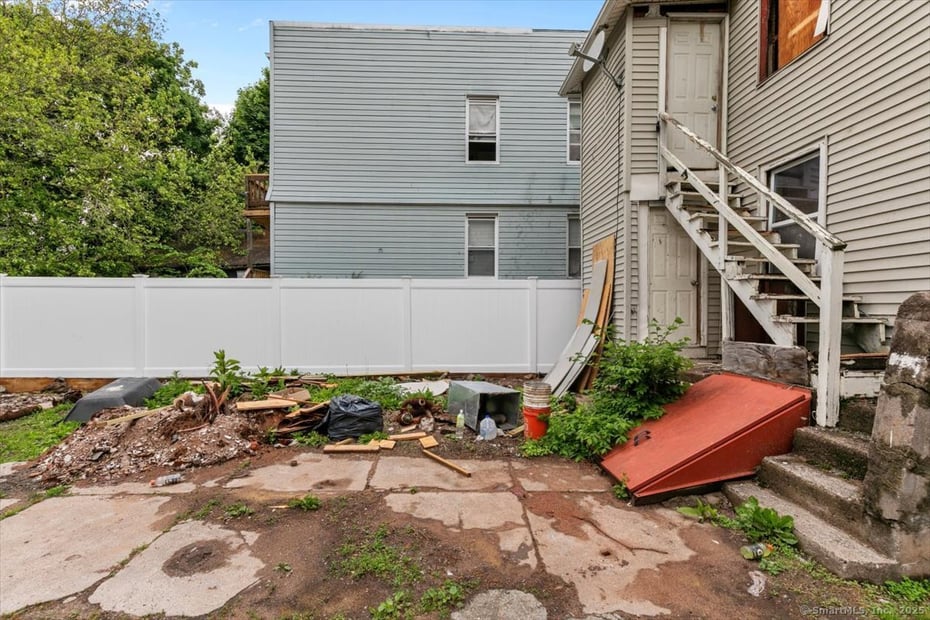 72 Daggett Street Photo 8
