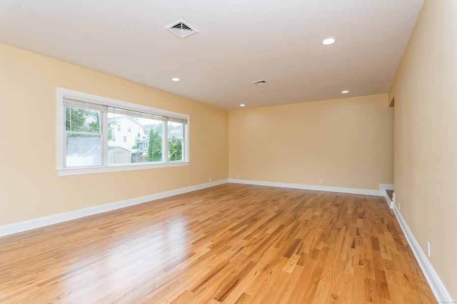 171 Ashton Street Photo 8