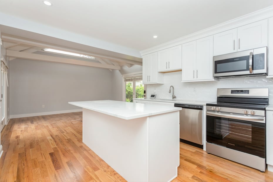 171 Ashton Street Photo 9