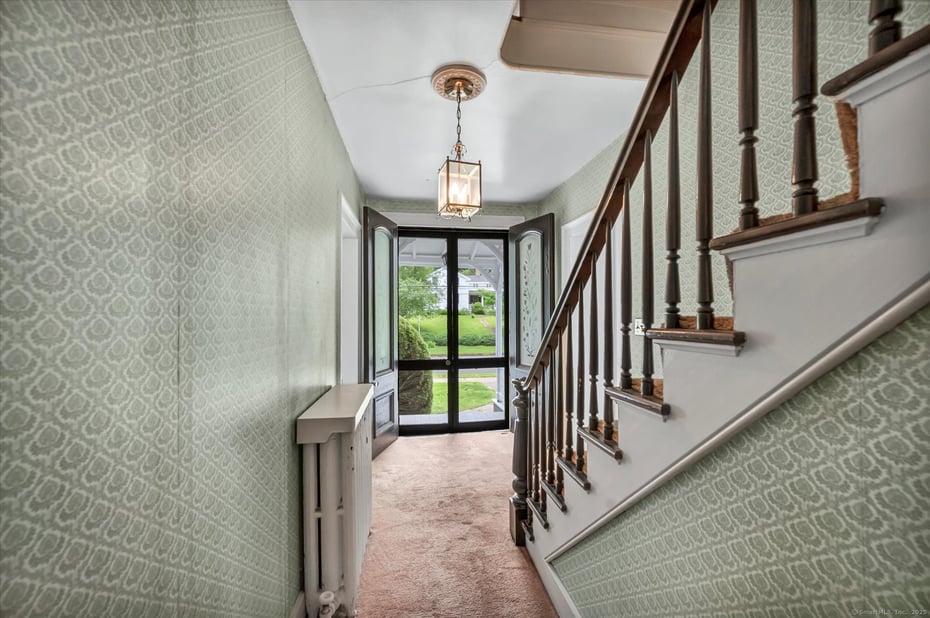 44 Maple Avenue Photo 4