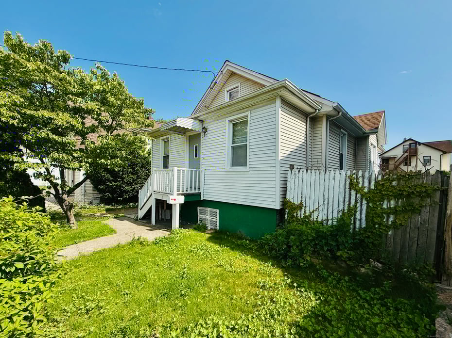 75 Frank Street Photo 3