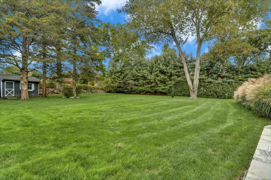 96 Comstock Hill Avenue Photo 31