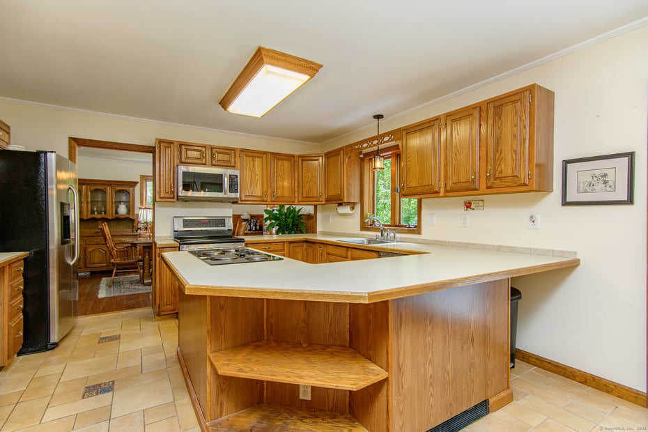 39 Anna Farm Road West Photo 12