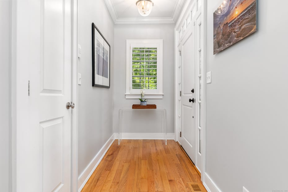 9 Milton Place Photo 11