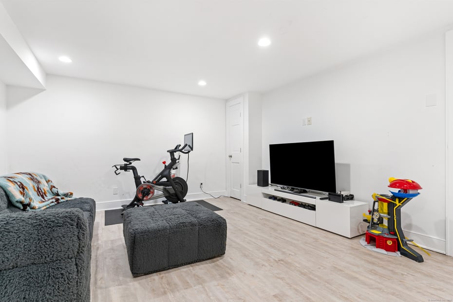 9 Milton Place Photo 28