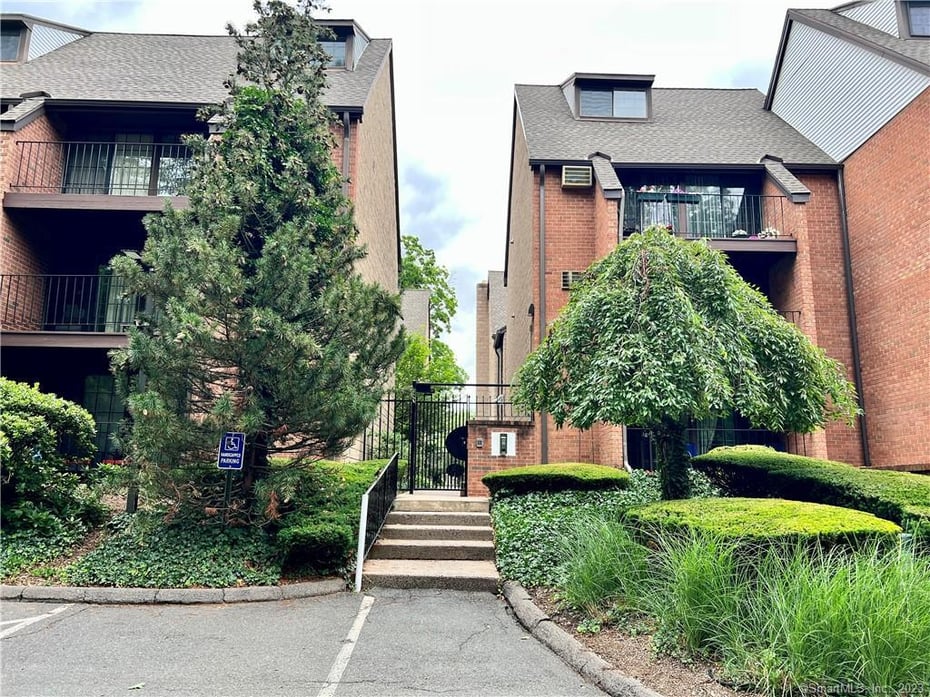 181 Loomis Drive  #APT 152 Photo 2