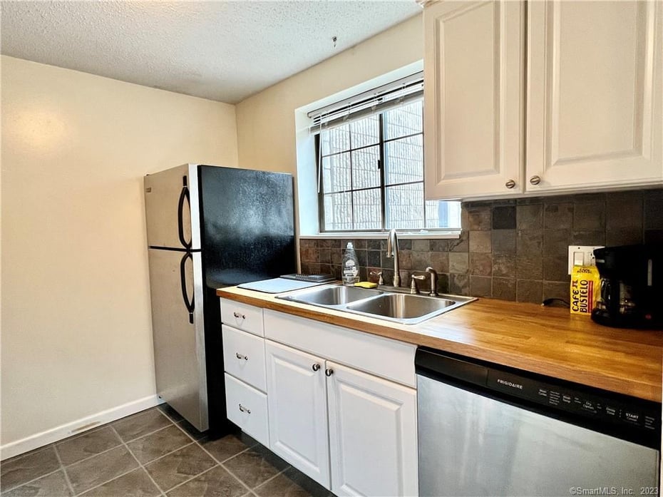 181 Loomis Drive  #APT 152 Photo 3