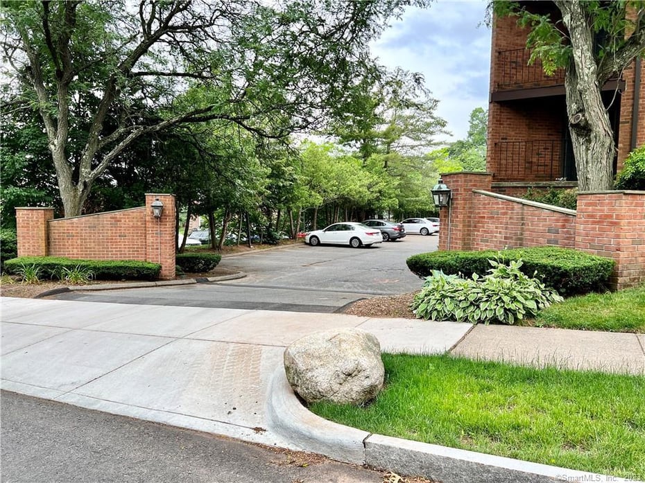 181 Loomis Drive  #APT 152 Photo 24