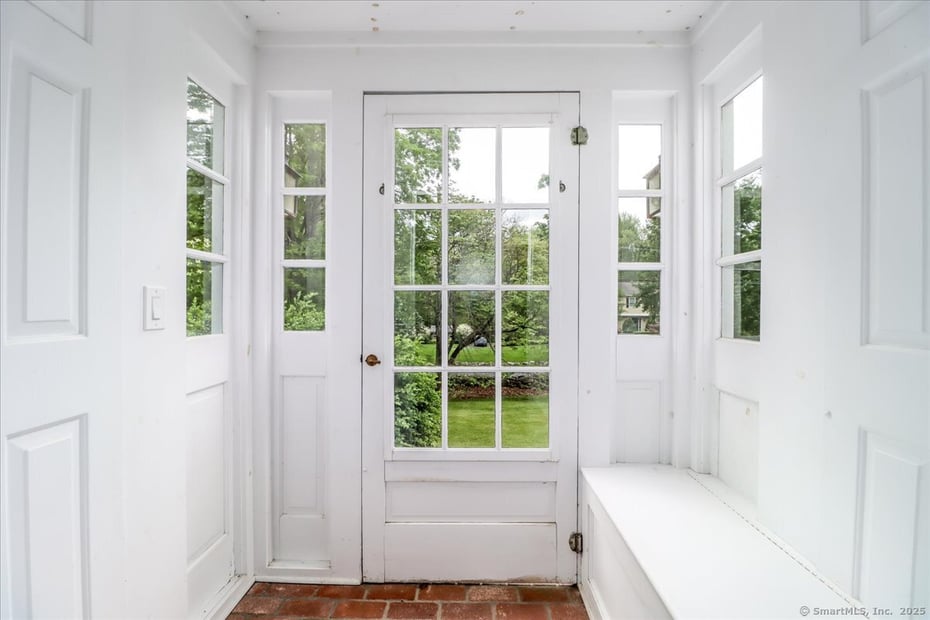 11 Wendover Road Photo 35