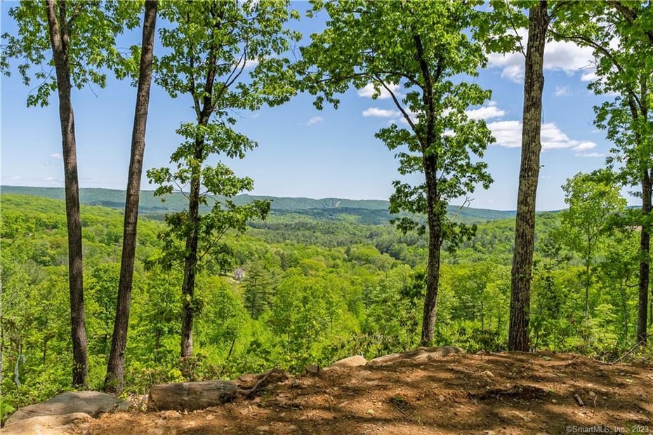 13 Dew Road Photo 1