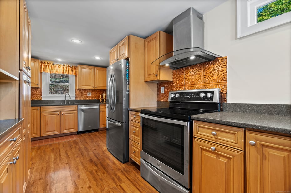 73 Lake Shore Drive Photo 23